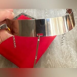 Vintage Y2K thick curved silver Choker Necklace w dangling piece